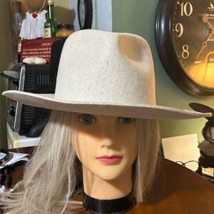GIGI  Pip oatmeal shade fedora-100% Australian wool-mint! Sz S/M.